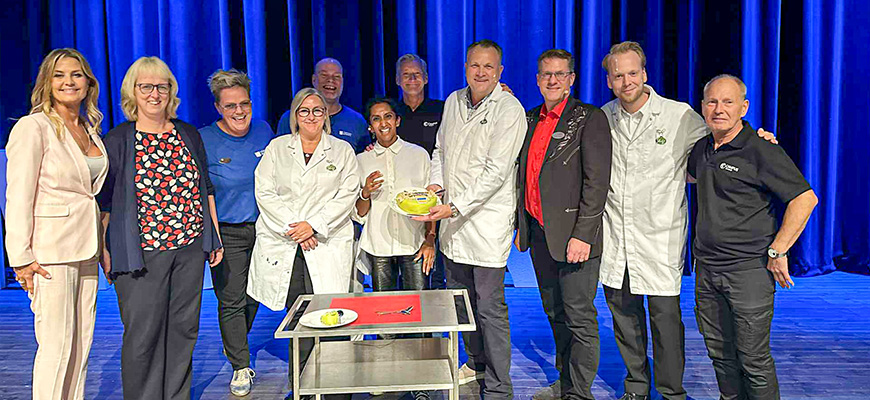 Gänget bakom Medarbetardagarna på och bakom scenen. Från vänster: Cilla Hector, musikunderhållning, Åsa Johansson, HR-chef, Åsa Hahn, Anette Myrvold, kommunalråd, Björn örnberg, hälsopartner, Mary Juusela, Rickard Andersson, teknik, Mikael Karlsson, kommunalråd, Lars-Uno Åkesson, Tobias Pettersson, kommunalråd & kommunstyrelsens ordförande och Janne Schultz, teknik.    